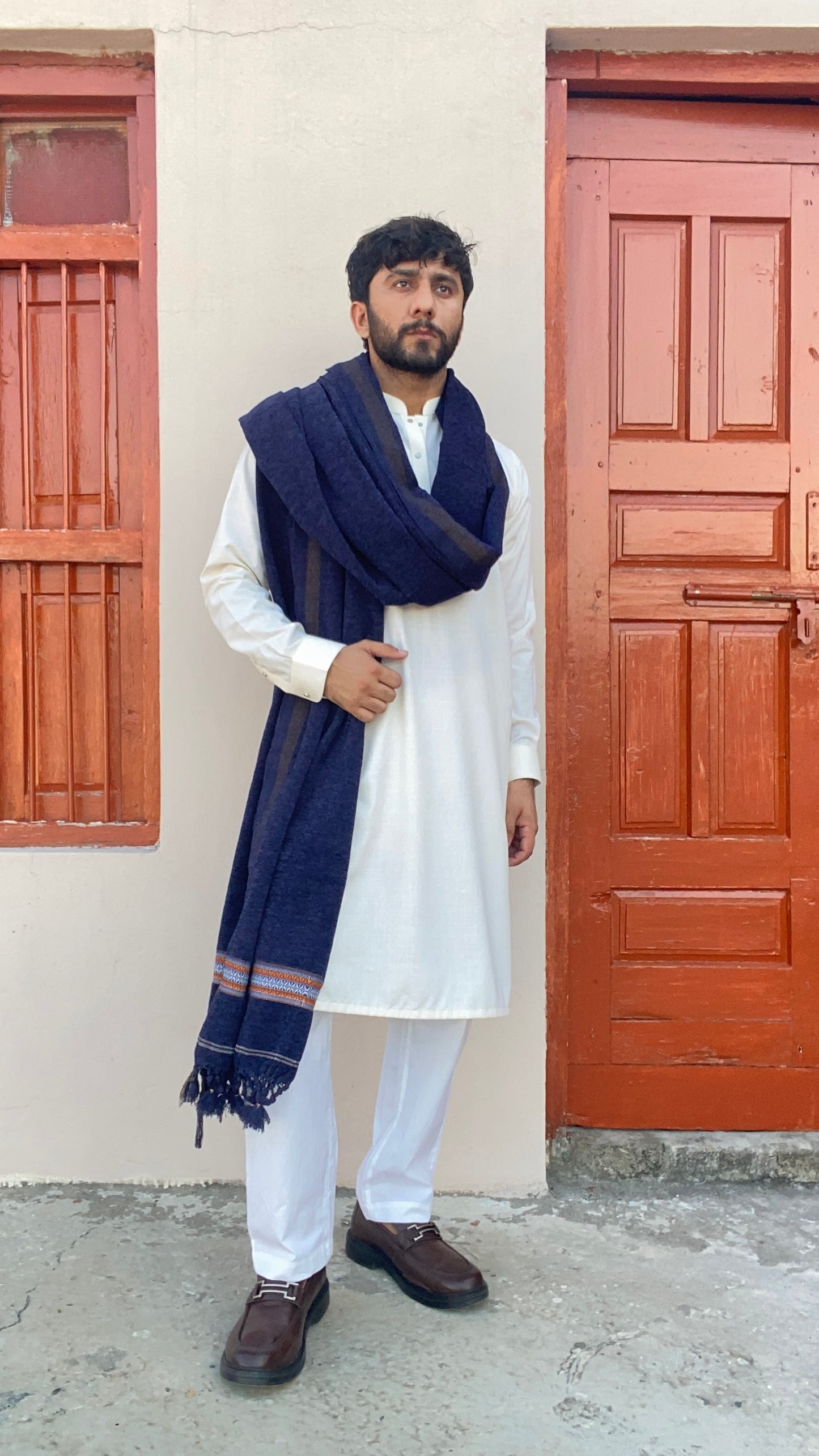 Regal Comfort: Pure Velvet Dhussa Shawl for Men