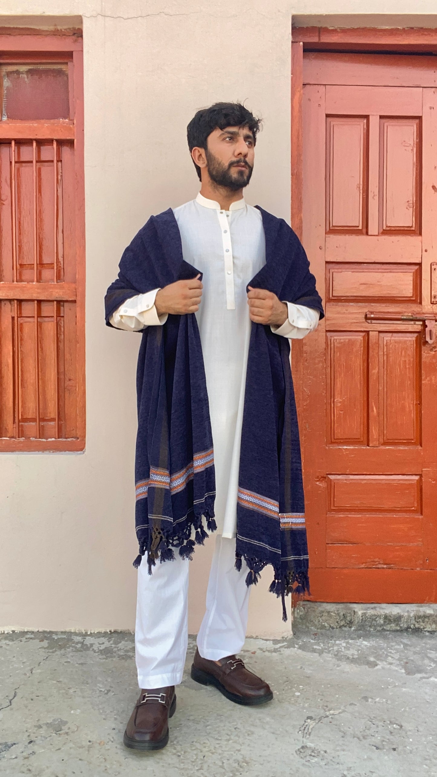 Regal Comfort: Pure Velvet Dhussa Shawl for Men