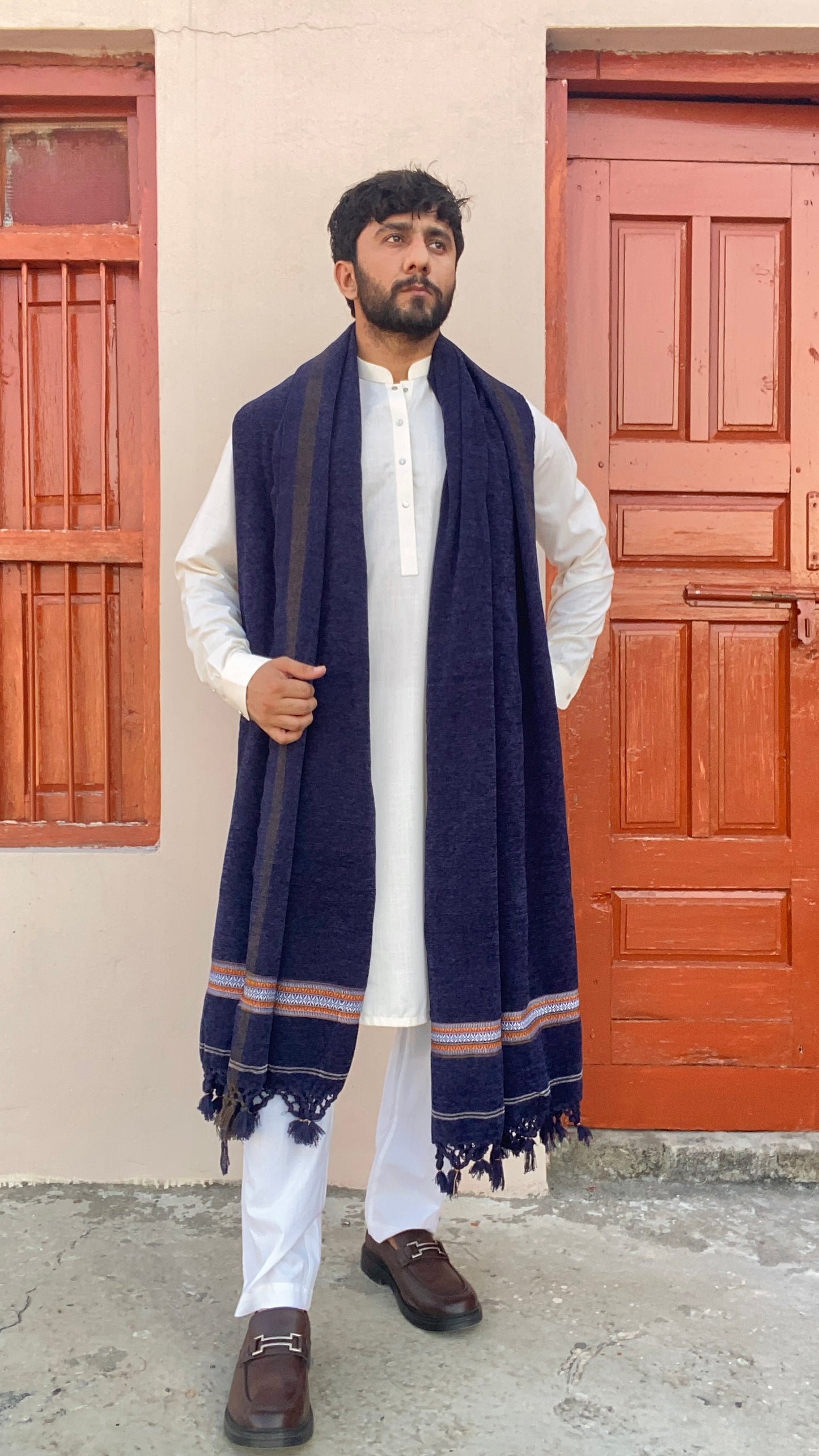 Regal Comfort: Pure Velvet Dhussa Shawl for Men
